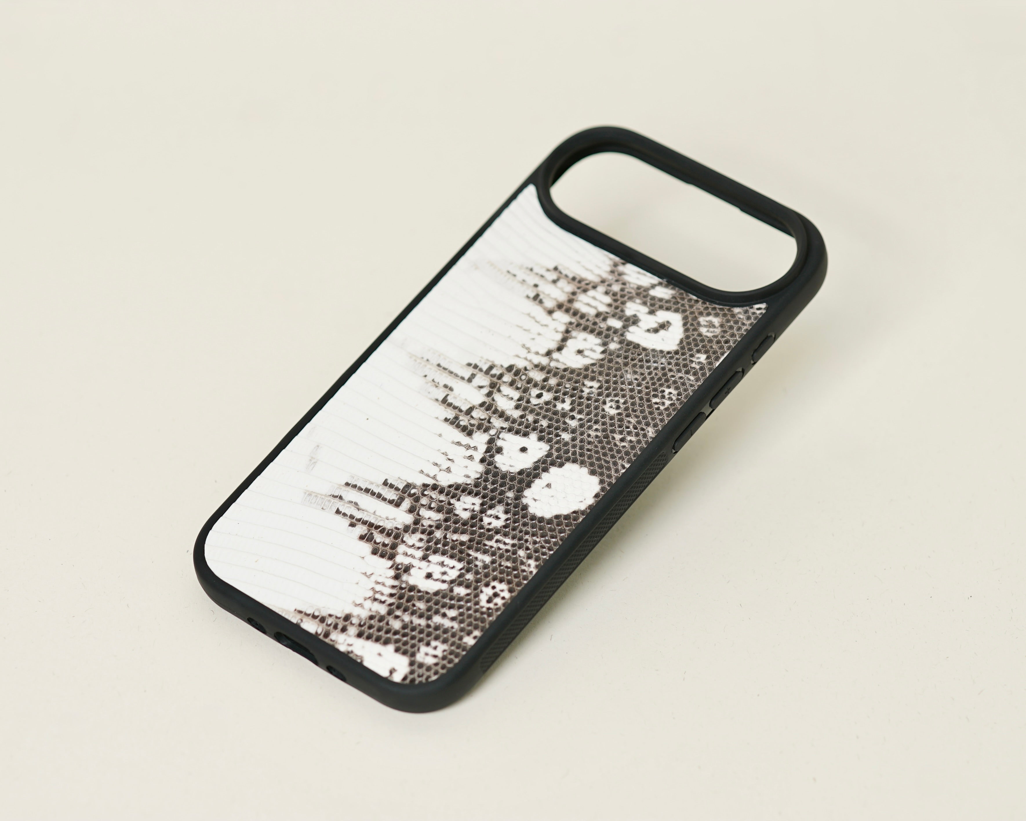 White Ombre Brown Lizard Leather Case compatible with Iphone 17 Air